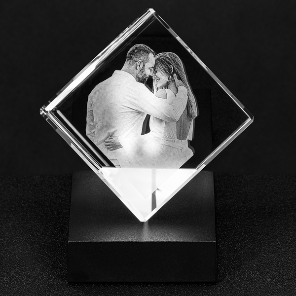 PERSONALIZED CRYSTAL CUT- CORNER- CUBE